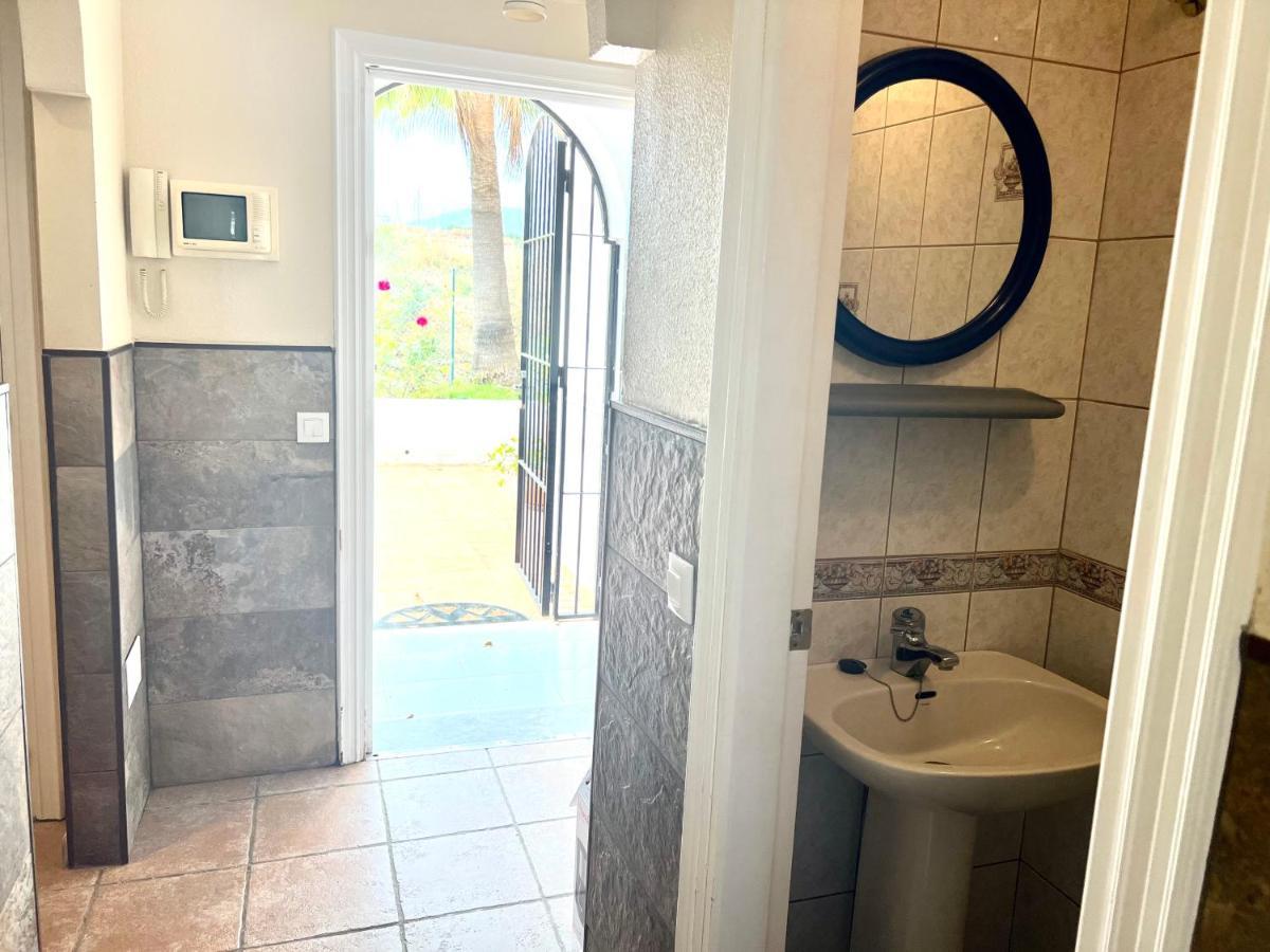 Fabulous Vacation In A 2 Bedroom Townhouse With 2 Terraces Overlooking The Sea, Suitable For 6 People 3 Swimming Pools Tennis And 200 Mts From The Sea El Faro Exterior photo