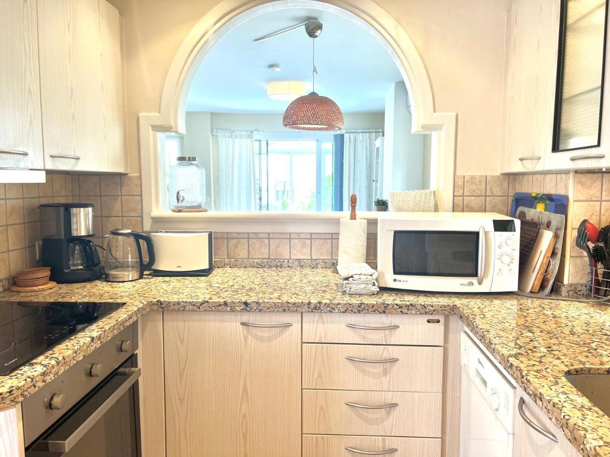 Fabulous Vacation In A 2 Bedroom Townhouse With 2 Terraces Overlooking The Sea, Suitable For 6 People 3 Swimming Pools Tennis And 200 Mts From The Sea El Faro Exterior photo