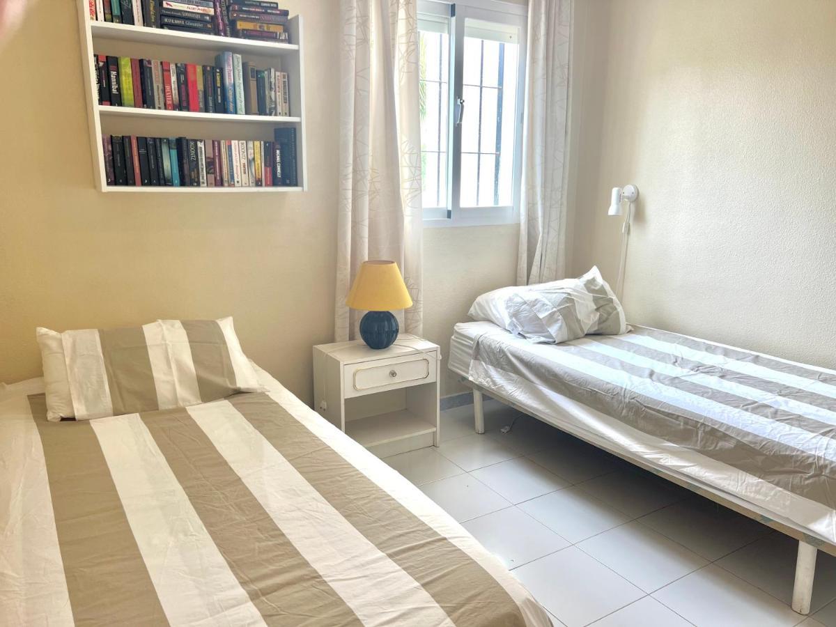 Fabulous Vacation In A 2 Bedroom Townhouse With 2 Terraces Overlooking The Sea, Suitable For 6 People 3 Swimming Pools Tennis And 200 Mts From The Sea El Faro Exterior photo