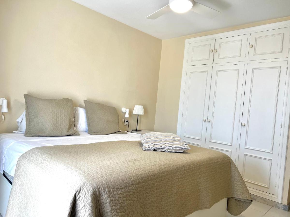 Fabulous Vacation In A 2 Bedroom Townhouse With 2 Terraces Overlooking The Sea, Suitable For 6 People 3 Swimming Pools Tennis And 200 Mts From The Sea El Faro Exterior photo