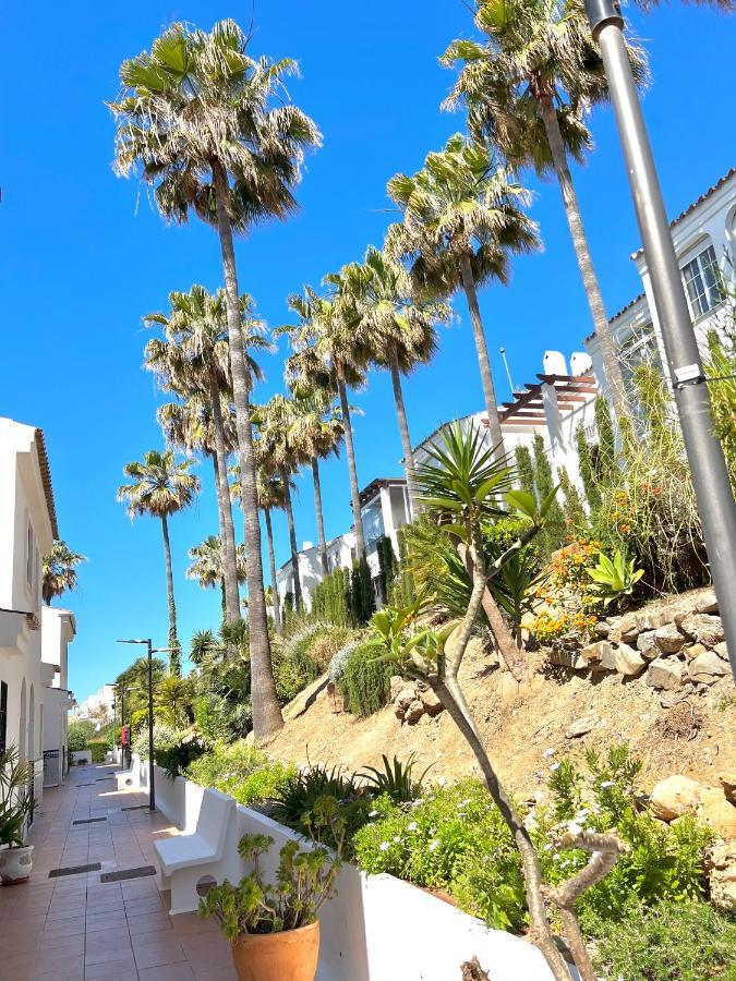 Fabulous Vacation In A 2 Bedroom Townhouse With 2 Terraces Overlooking The Sea, Suitable For 6 People 3 Swimming Pools Tennis And 200 Mts From The Sea El Faro Exterior photo